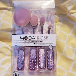 *NEW* Mōda Rosè 4pc face perfecting kit